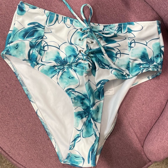 Cupshe bathing suit bottom. High waist. Size M. NWT. Tie detail on front. - Picture 3 of 6